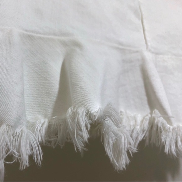 [BLANKNYC] White Ruffle-Hem Distressed Denim Skirt - Picture 4 of 6